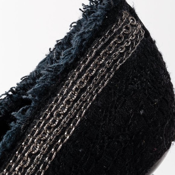 Chanel Tweed Cap-Toe CC Pumps - Picture 10 of 12